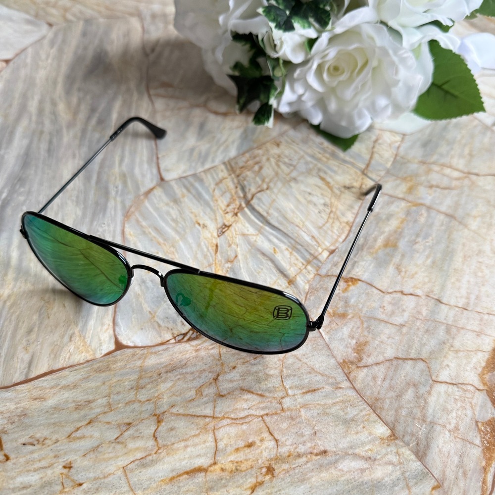 Men's Black Aviator Sunglasses Green Mirror Lens Logo‎ Detail